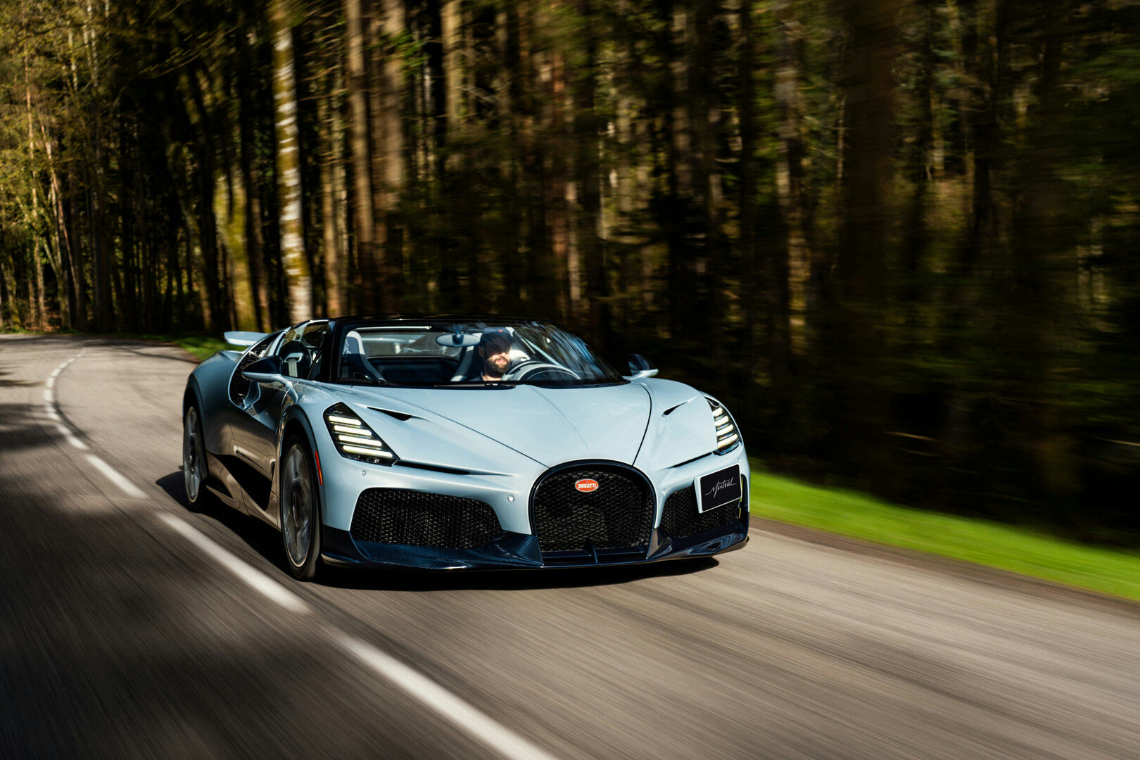 The 2024 Bugatti Mistral: Where Speed Meets Stunning Design in a New Era of Luxury