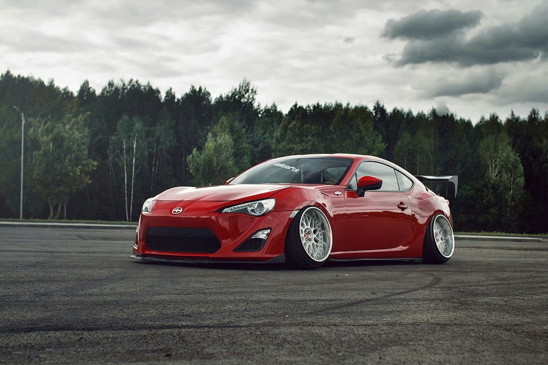 Negative Camber Angle: Unlocking Performance Car Secrets