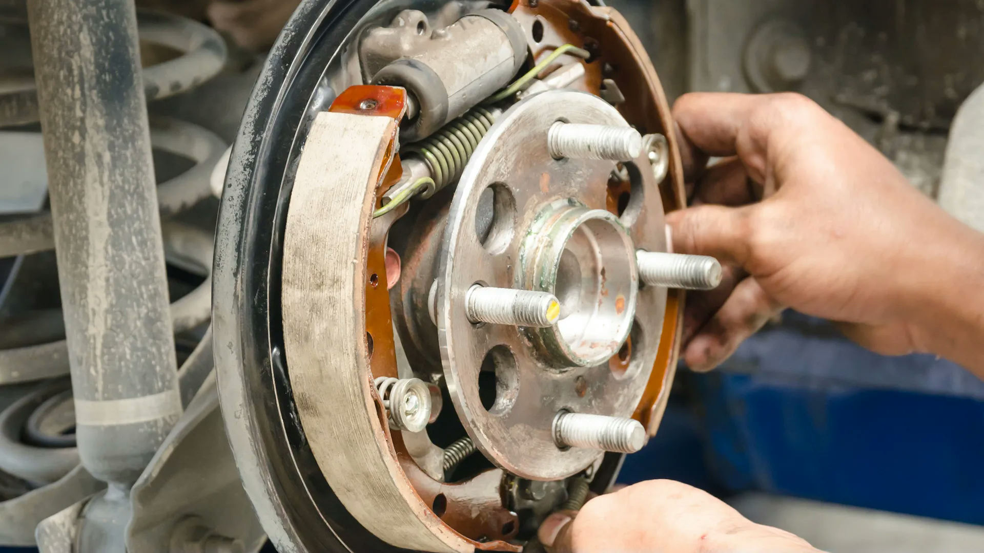 Drum Brakes: Reliable Stopping Power Explained.
