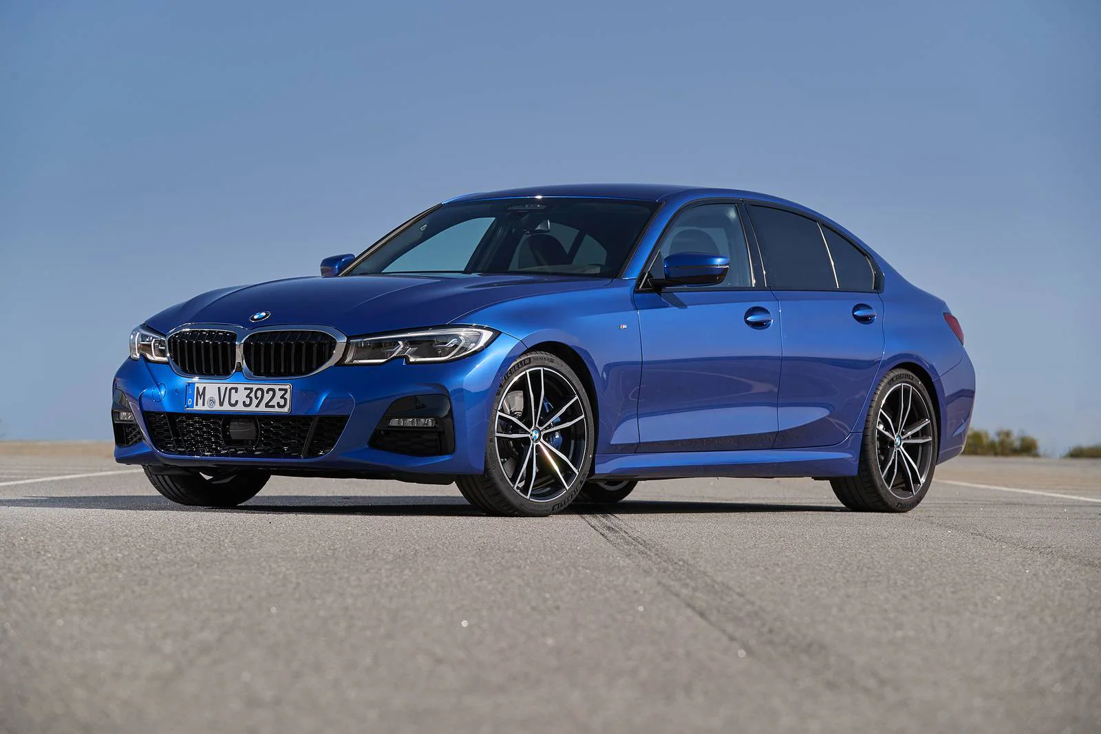 How to fix a malfunctioning fuel injector in a 2018 BMW 3 Series?