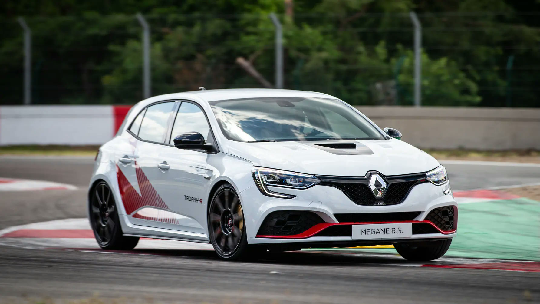 2019 Renault Megane RS Trophy-R: Tech Spec, Top Speed, Torque