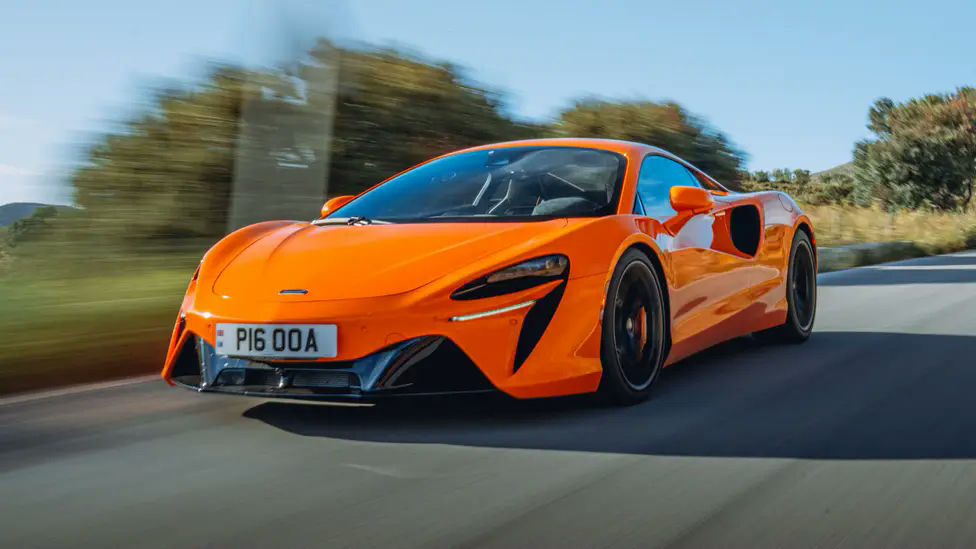 McLaren's 2024 Artura: Where Power Meets Efficiency in High-Performance Sports Cars