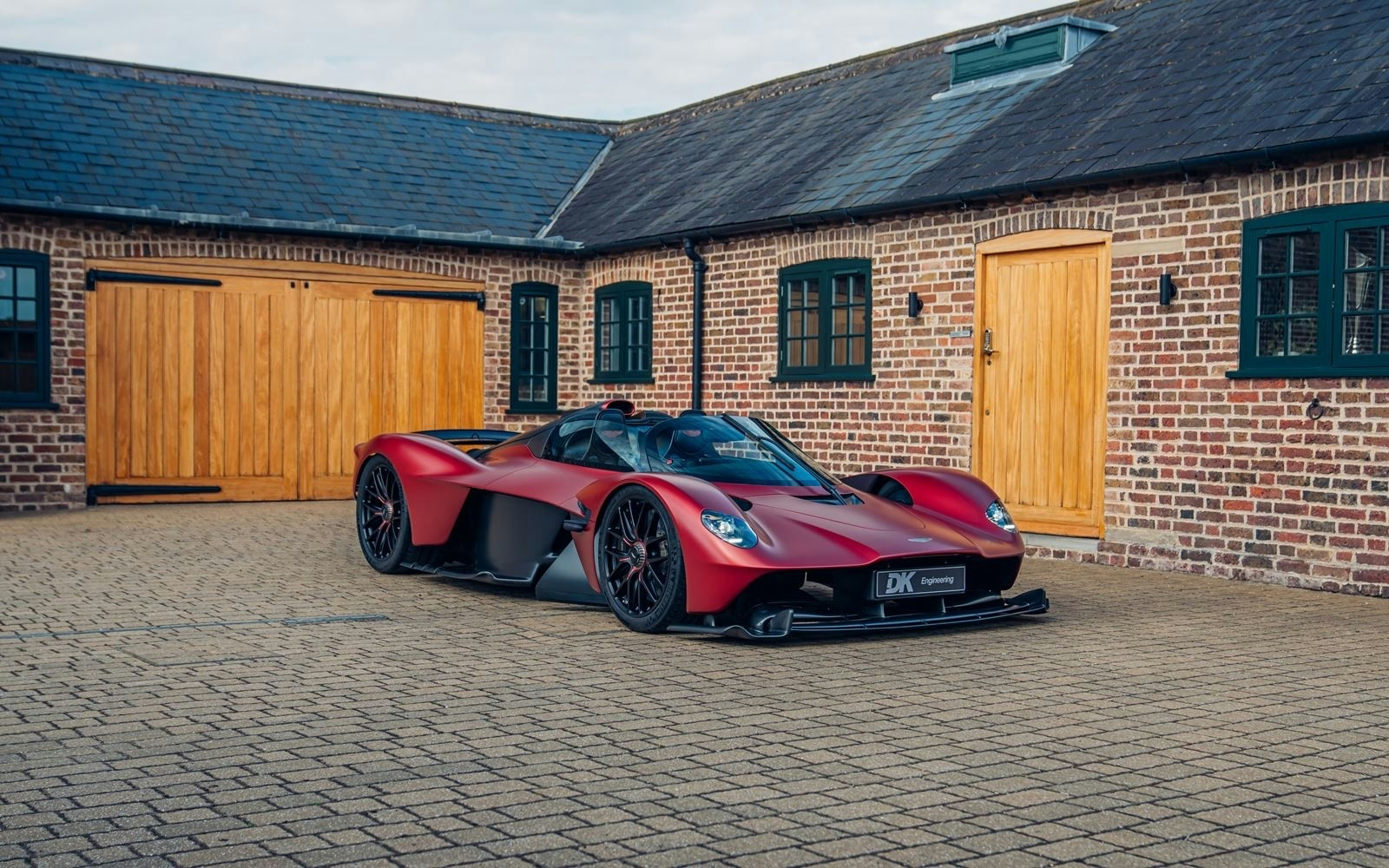 Aston Martin Valkyrie Spider: The Ultimate Open-Air Hypercar Experience