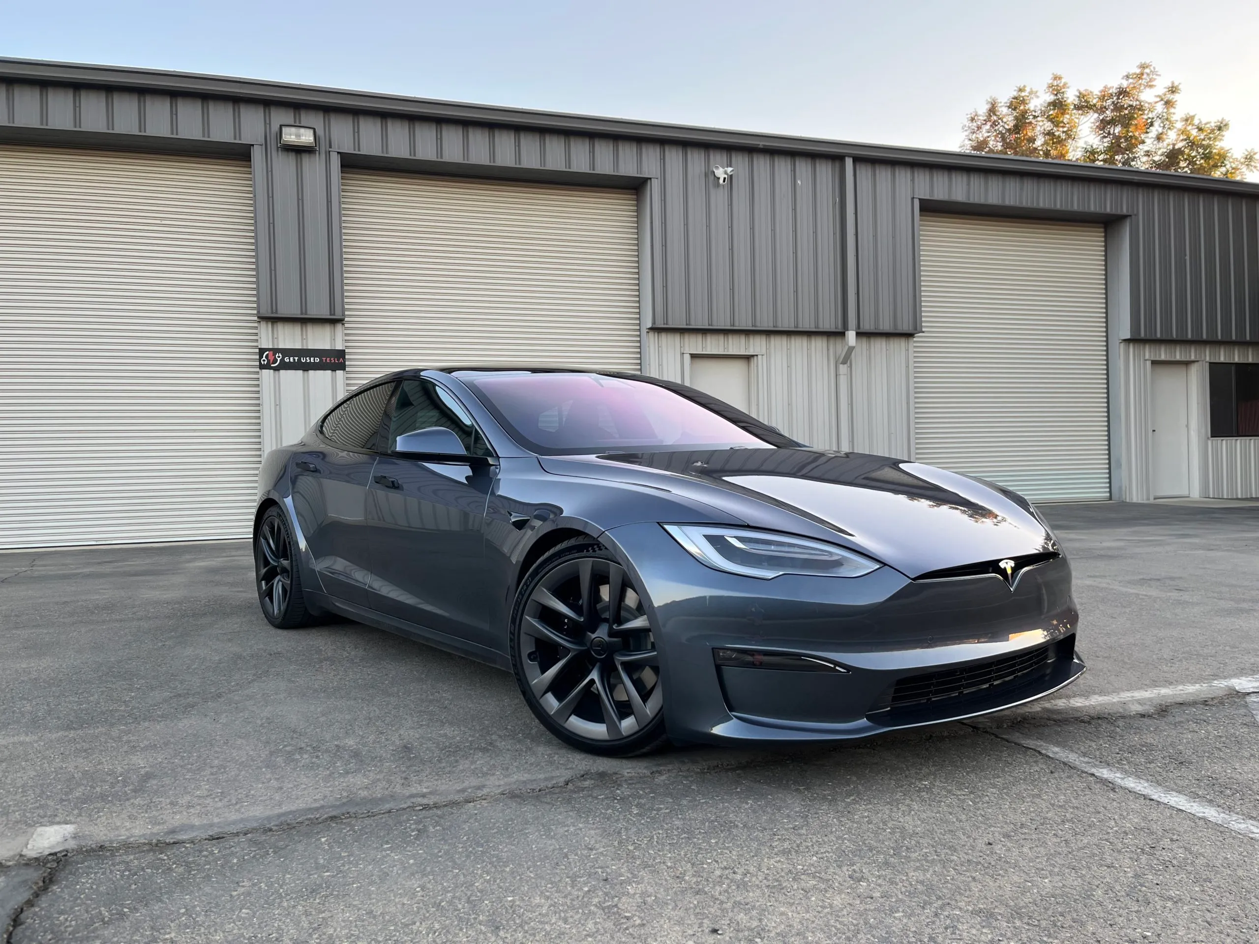 What causes Autopilot system glitches in the 2019 Tesla Model S, and how can they be addressed?