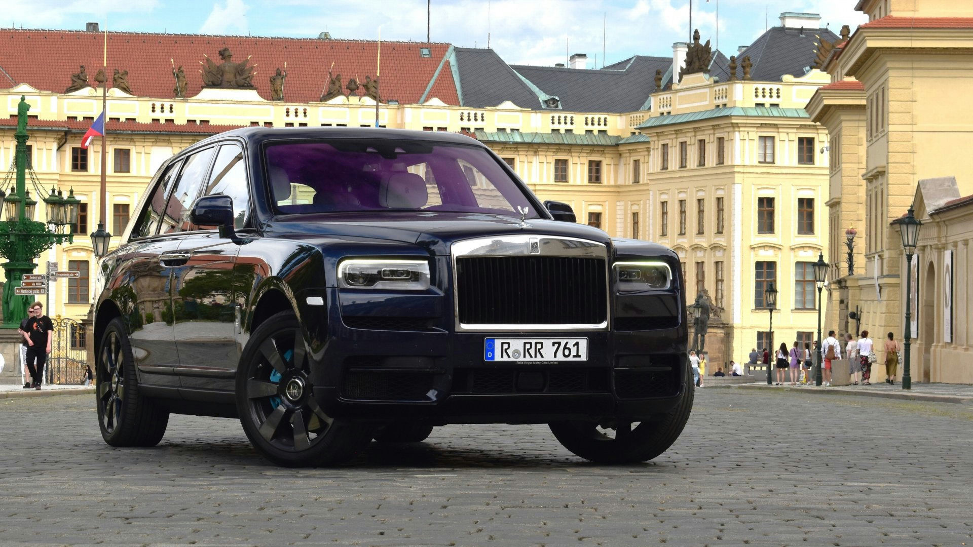 2023 Rolls-Royce Cullinan Frozen Lakes Collection: Tech Spec, Top Speed, Torque