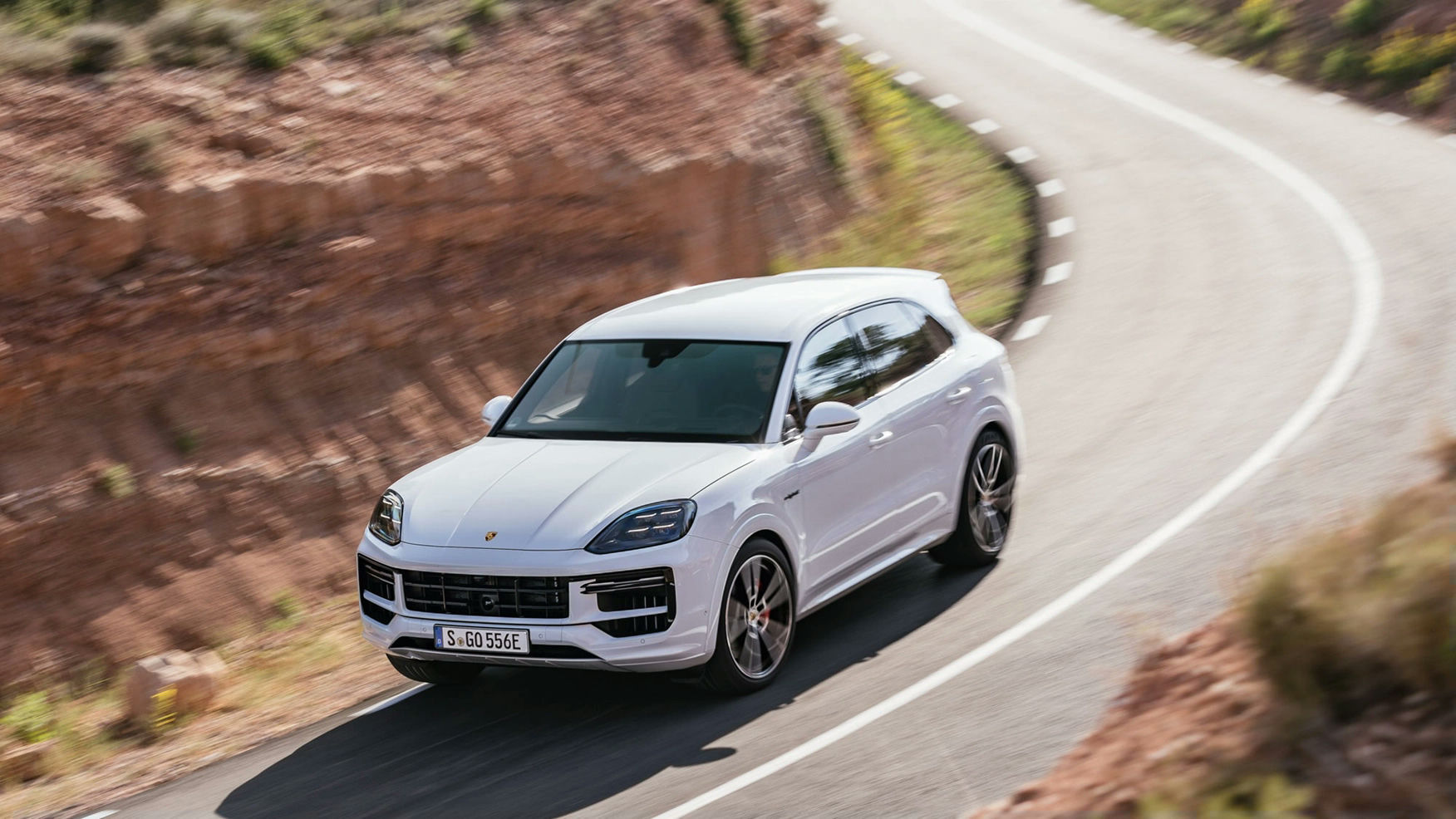 2024 Porsche Cayenne: Where Luxury Meets Performance in a Whole New Way